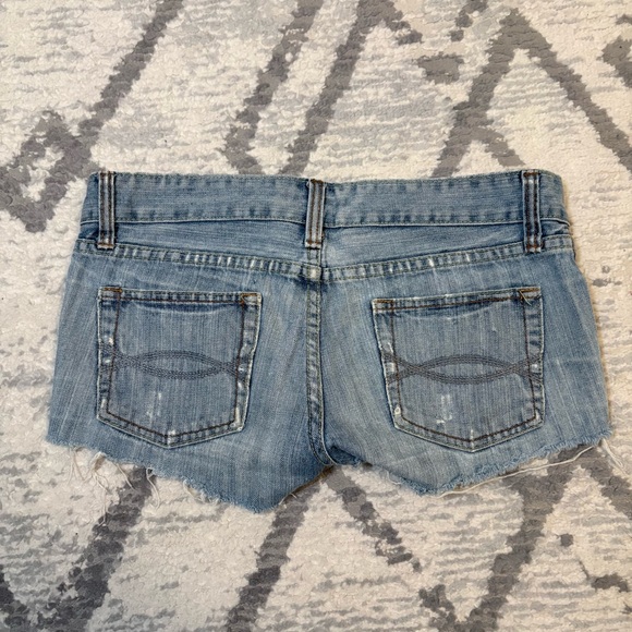 Vintage Y2K 2000s Low Waist Jean Shorts - Picture 3 of 3